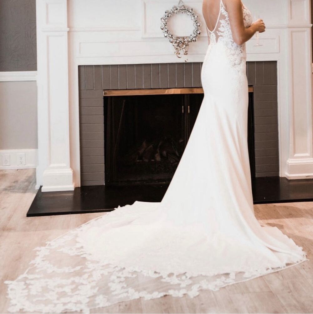 Maggie Sottero Nikki Ivory Lace Beaded Mermaid V-Neck Sleeveless Dress 14